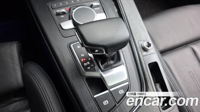 Audi A4 2019 — photo 12