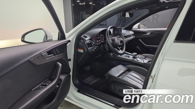 Audi A4 2019 — photo 13