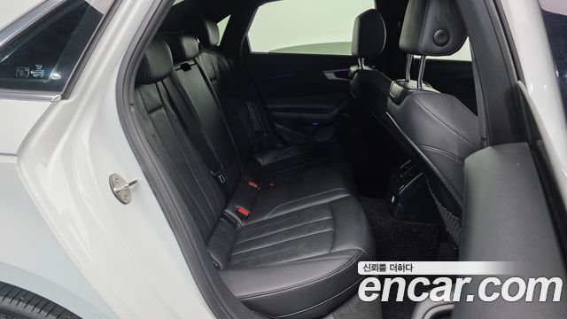 Audi A4 2019 — photo 18