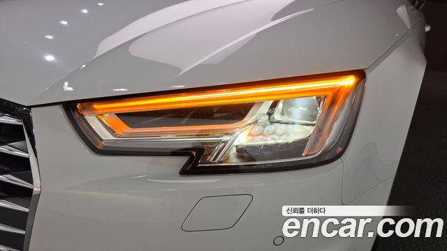 Audi A4 2019 — photo 8