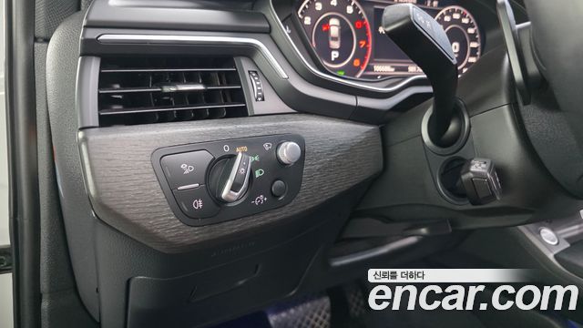 Audi A4 2019 — photo 28