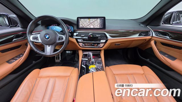 BMW 5-Series 2022 — photo 10