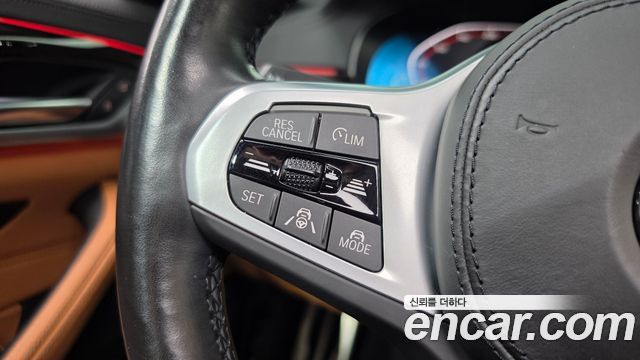 BMW 5-Series 2022 — photo 22
