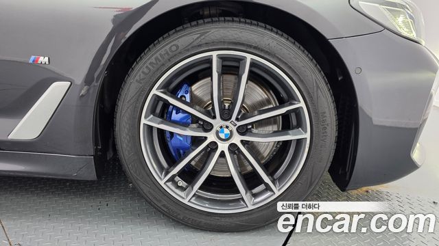 BMW 5-Series 2022 — photo 7
