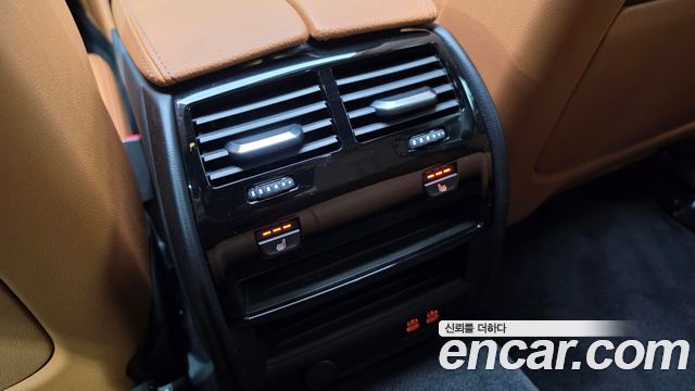 BMW 5-Series 2022 — photo 28