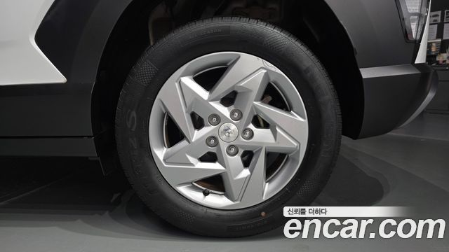 Hyundai Kona 2023 — photo 7