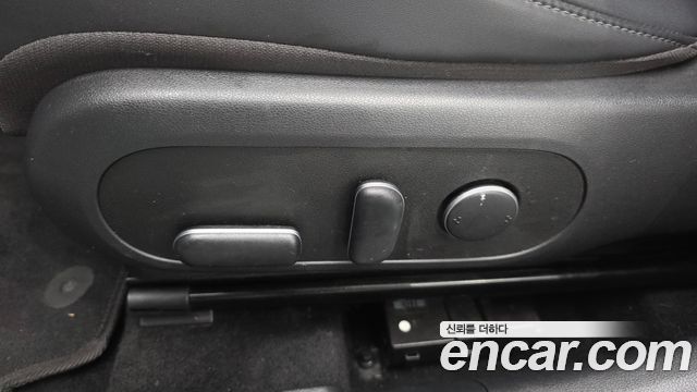 Hyundai Kona 2023 — photo 28