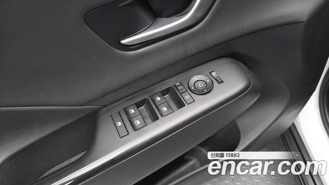 Hyundai Kona 2023 — photo 29