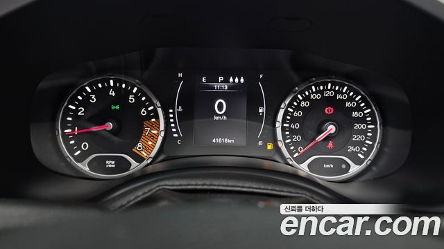 Jeep Renegade 2020 — photo 11