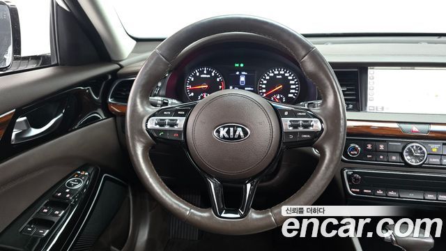 Kia K7 2016 — photo 12