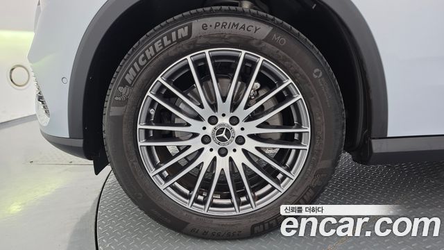 Mercedes-Benz GLC-Class 2025 — photo 5