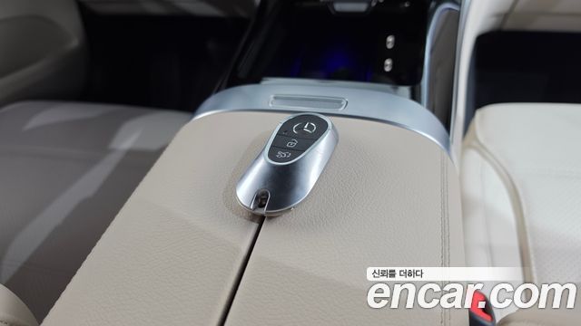 Mercedes-Benz GLC-Class 2025 — photo 22