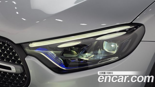 Mercedes-Benz GLC-Class 2025 — photo 8