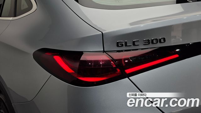 Mercedes-Benz GLC-Class 2025 — photo 9