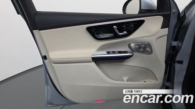 Mercedes-Benz GLC-Class 2025 — photo 14