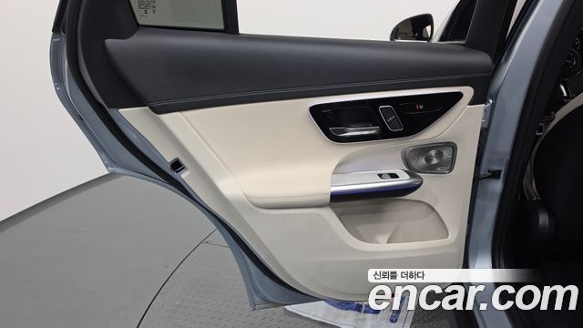 Mercedes-Benz GLC-Class 2025 — photo 15