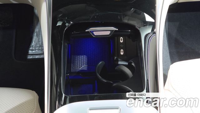 Mercedes-Benz GLC-Class 2025 — photo 28