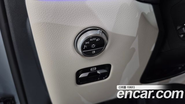Mercedes-Benz GLC-Class 2025 — photo 40
