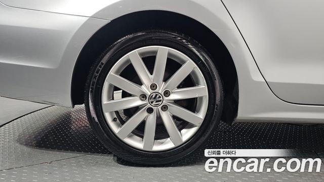 Volkswagen Jetta 2013 — photo 5