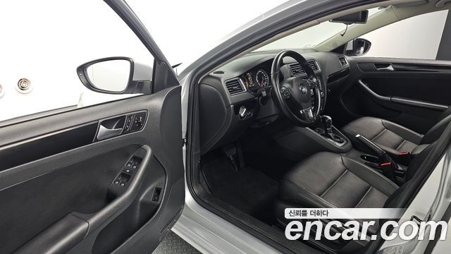 Volkswagen Jetta 2013 — photo 13