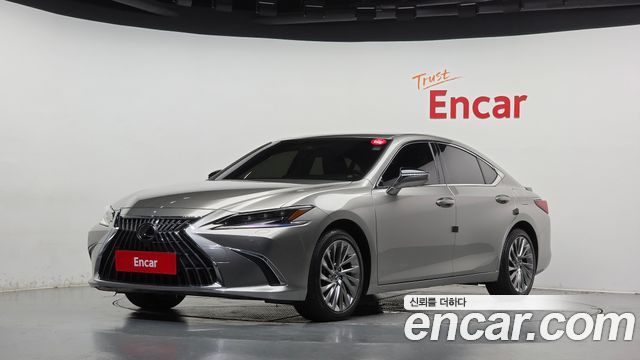 Lexus ES 2025 — photo 1