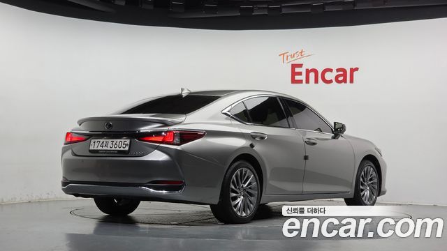 Lexus ES 2025 — photo 2