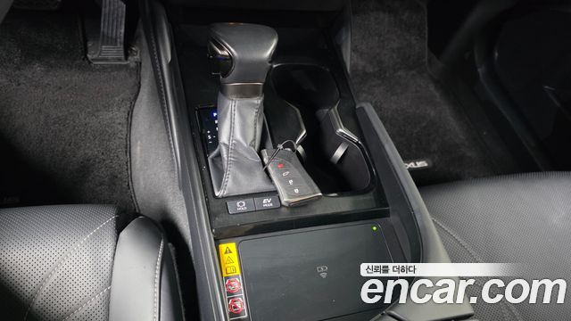 Lexus ES 2025 — photo 9