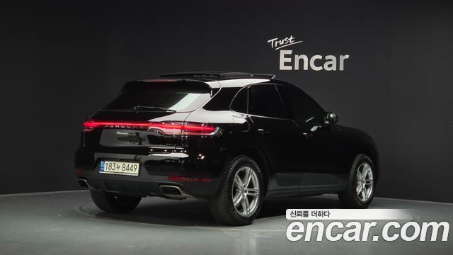 Porsche Macan 2021 — photo 2