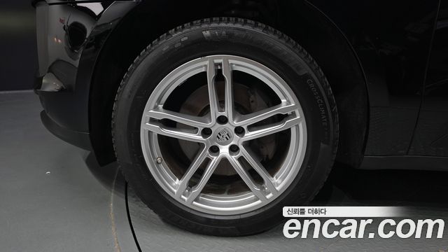 Porsche Macan 2021 — photo 5