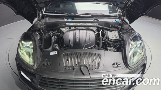 Porsche Macan 2021 — photo 6