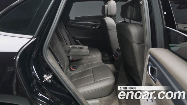 Porsche Macan 2021 — photo 11