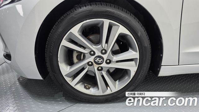 Hyundai AVANTE 2016 — photo 5