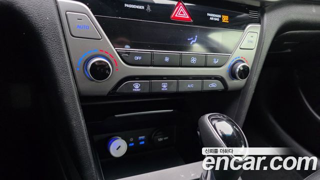 Hyundai AVANTE 2016 — photo 16