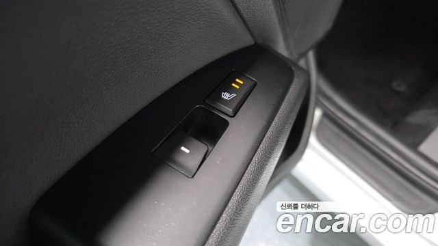 Hyundai AVANTE 2016 — photo 19