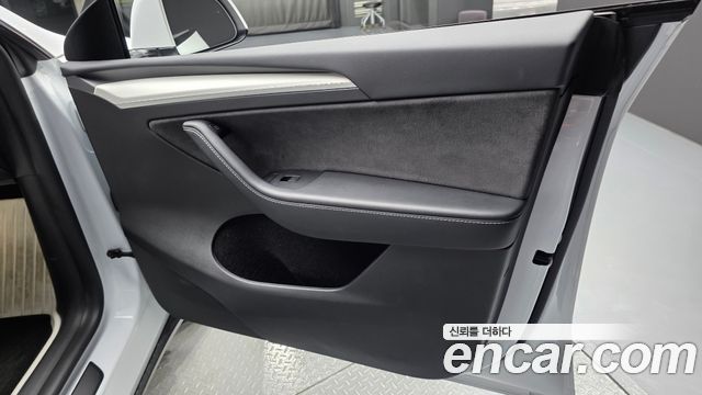 Tesla Model Y 2024 — photo 14