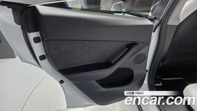 Tesla Model Y 2024 — photo 15