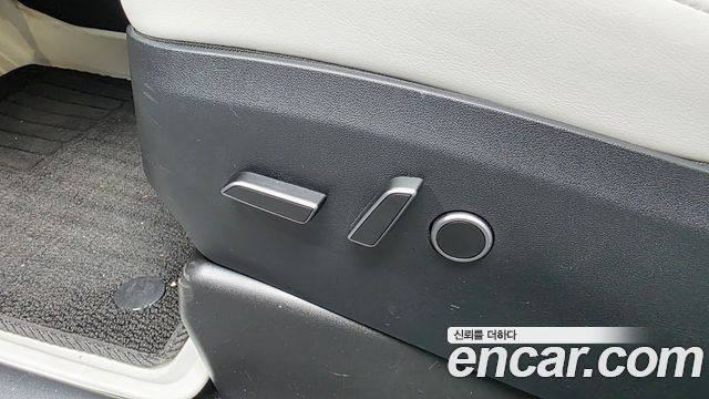 Tesla Model Y 2024 — photo 33