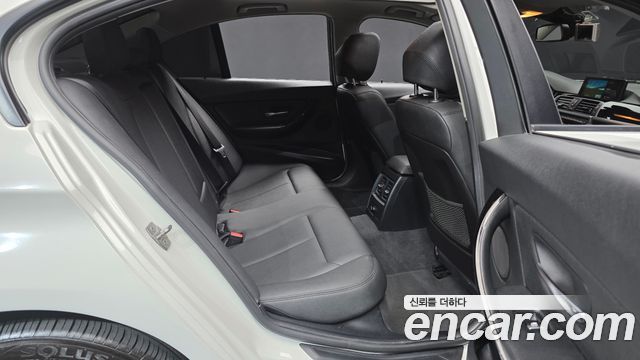 BMW 3-Series 2016 — photo 12