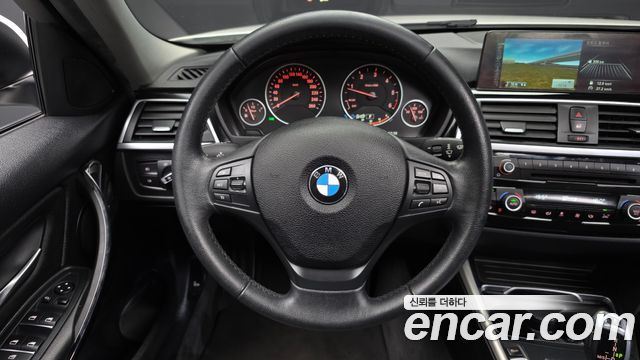 BMW 3-Series 2016 — photo 13