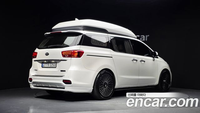 Kia Canival 2019 — photo 2