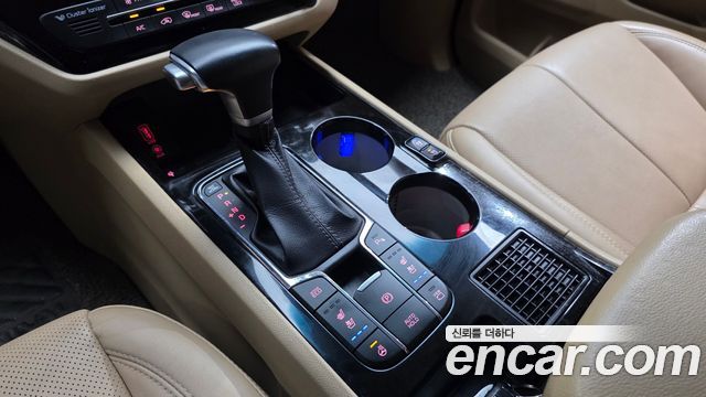 Kia Canival 2019 — photo 9
