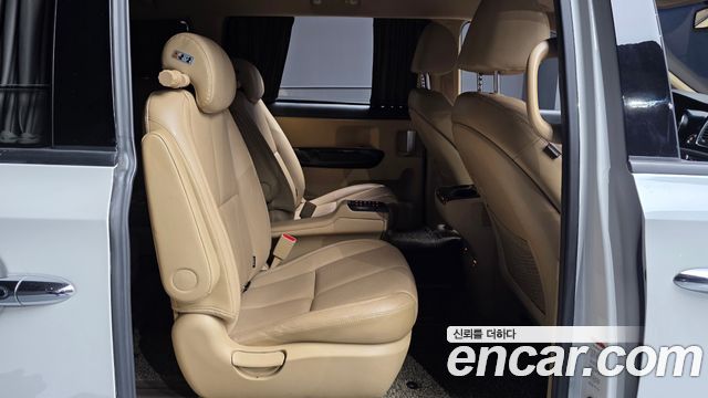 Kia Canival 2019 — photo 12