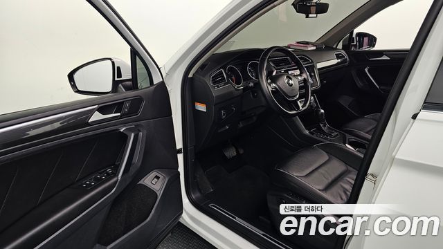 Volkswagen Tiguan 2020 — photo 13