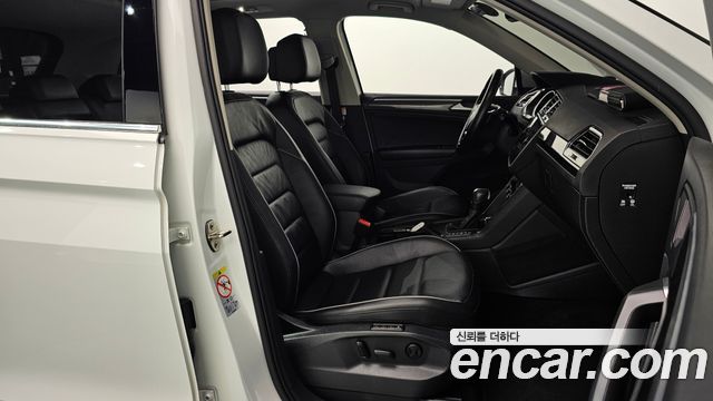 Volkswagen Tiguan 2020 — photo 17