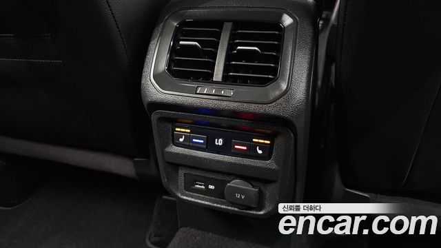 Volkswagen Tiguan 2020 — photo 24
