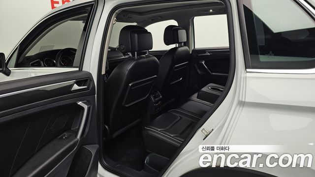 Volkswagen Tiguan 2020 — photo 16
