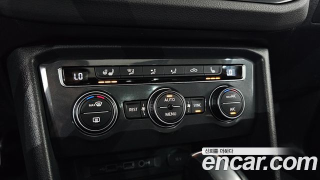 Volkswagen Tiguan 2020 — photo 35