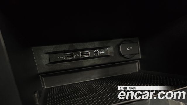 Volkswagen Tiguan 2020 — photo 36
