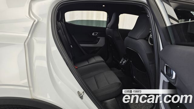 Polestar Polestar 2 2022 — photo 17