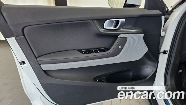 Polestar Polestar 2 2022 — photo 14